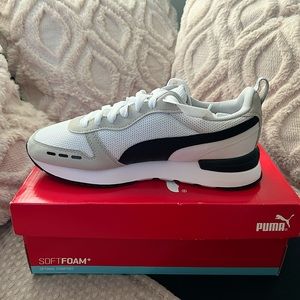 PUMA R78 Sneakers